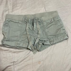 Old Navy drawstring waist khaki shorts